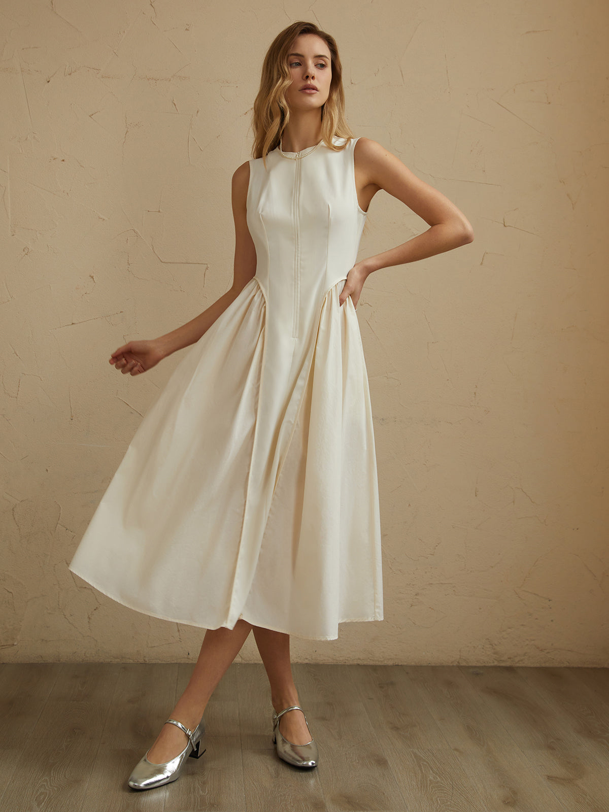 Sleeveless Pleat Pocket Dress
