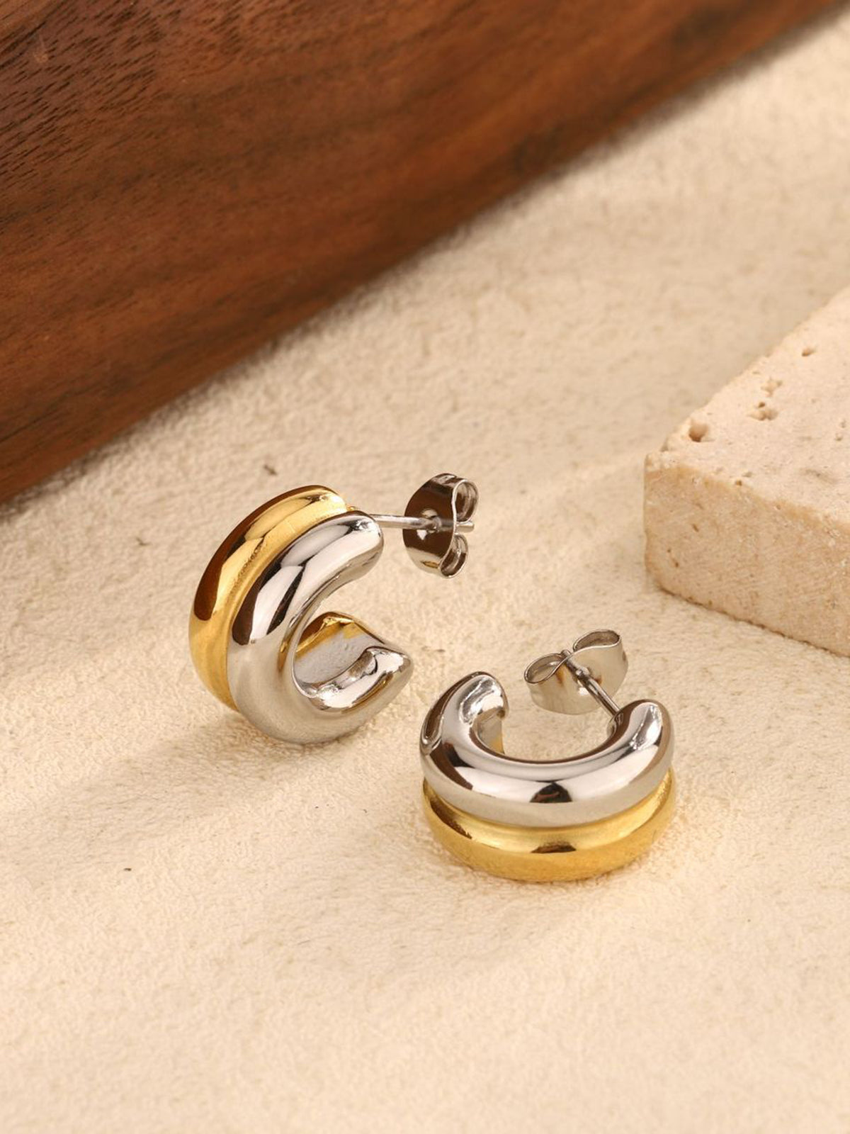 DOUBLE C SQUARE STUD EARRINGS