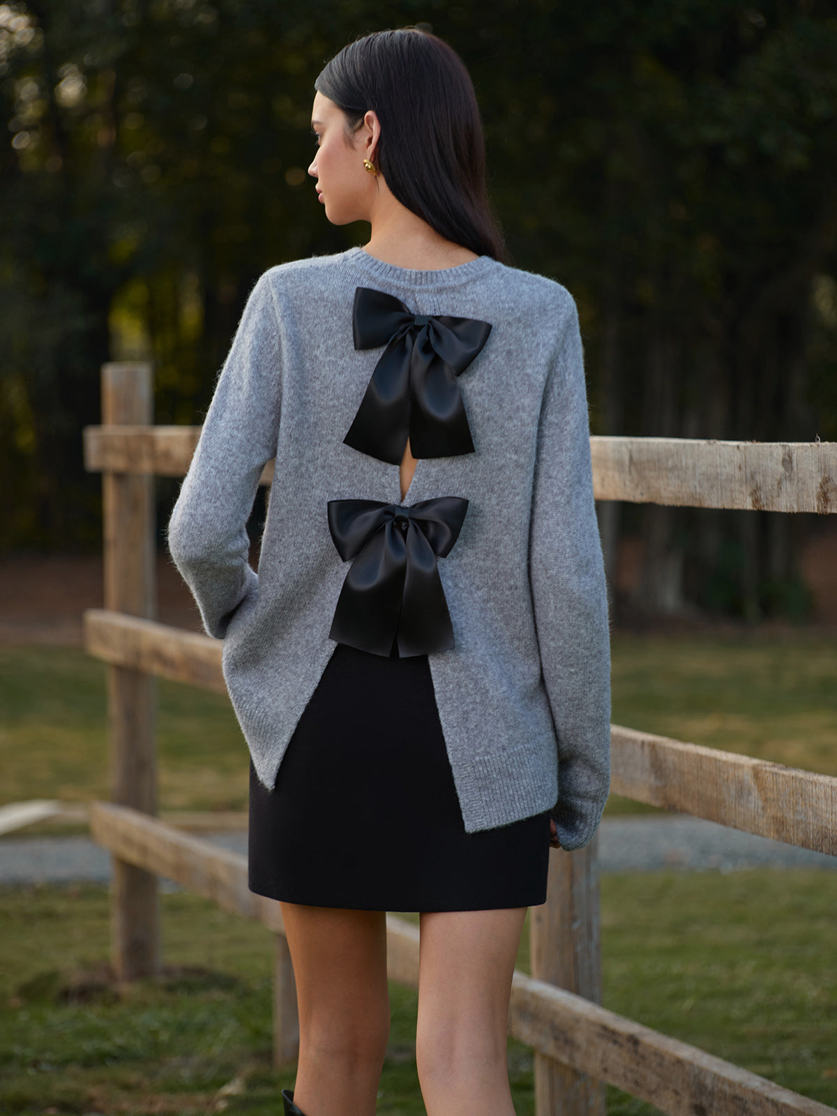 Black Plaid Bow Decor Bell Sleeve Round Neck Jumper main image 1