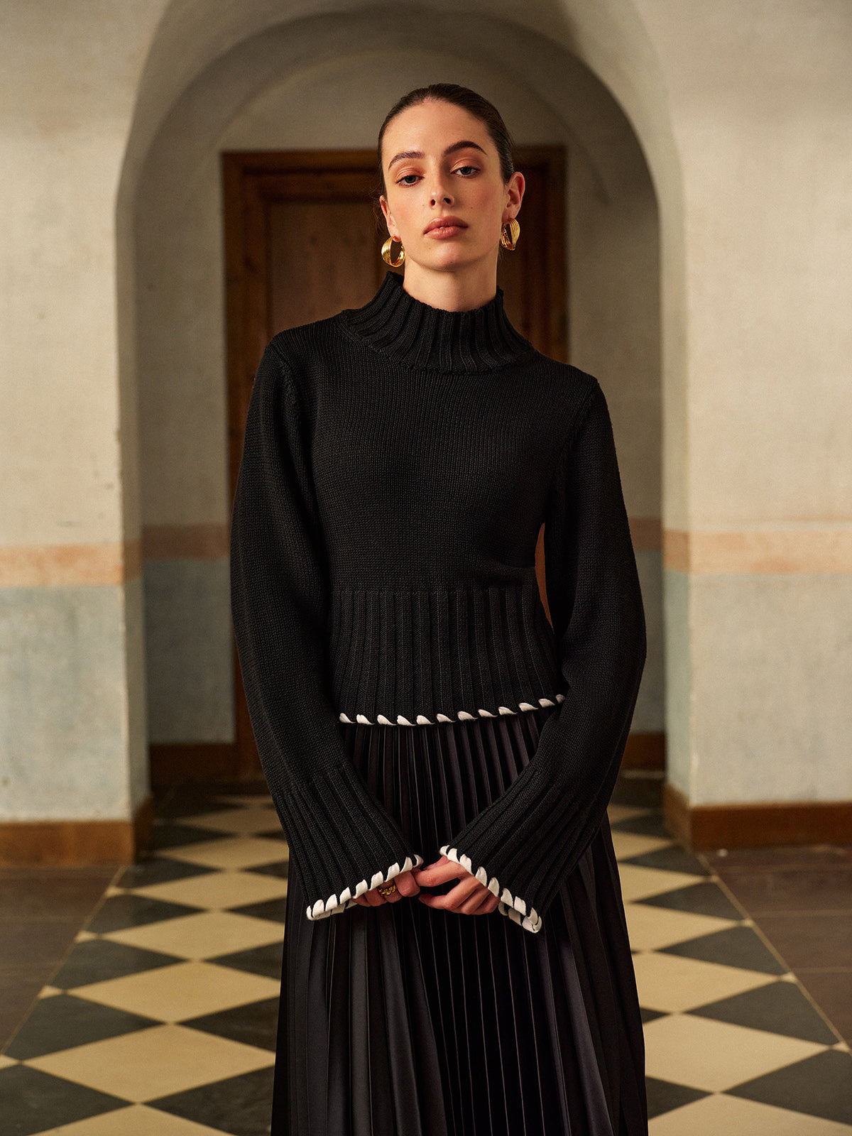 CAUSE A COMMOTION WOVEN TOP