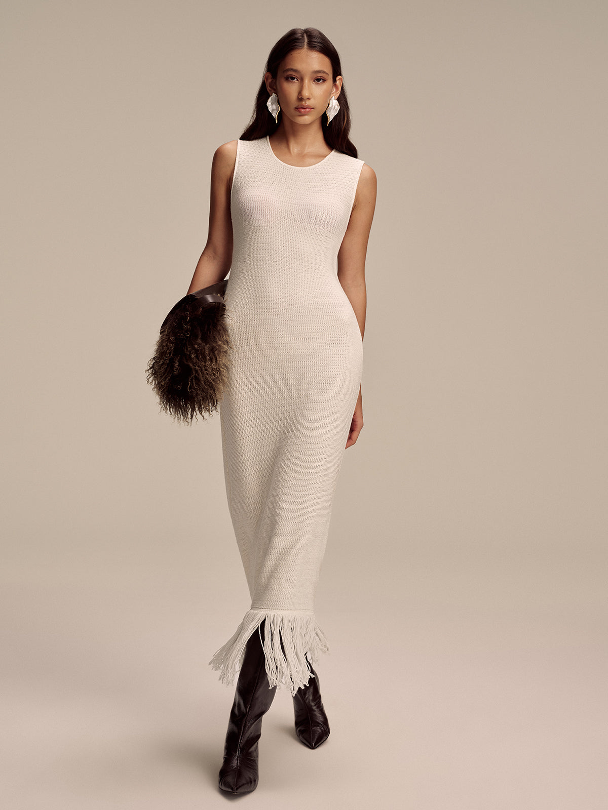 fringe hem maxi dress Fringe hem sleeveless knit maxi dress - Apricot