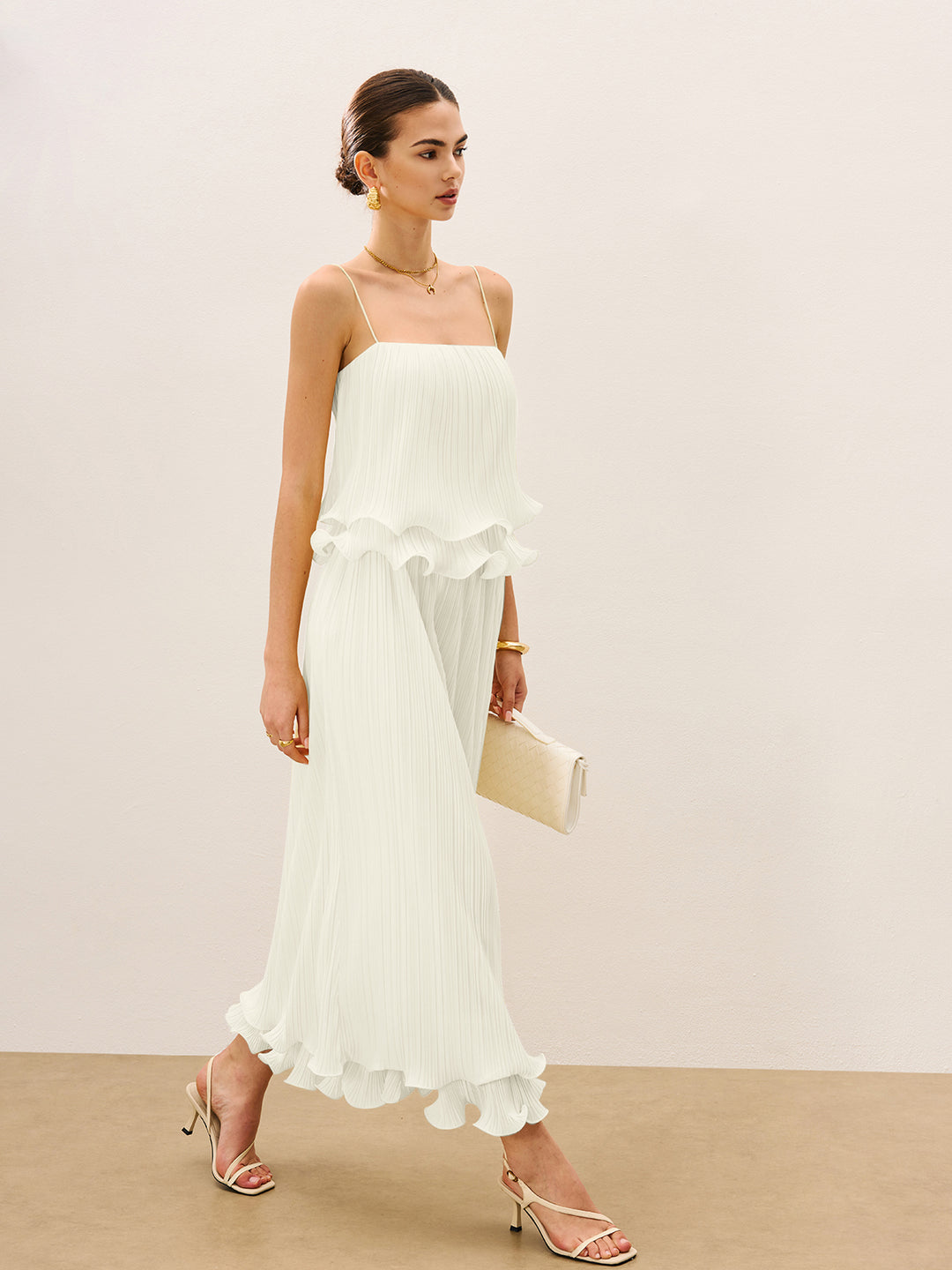 Yashirin kamerada bitiruv marosimini tomosha qiling Metroda erotik hikoyalar