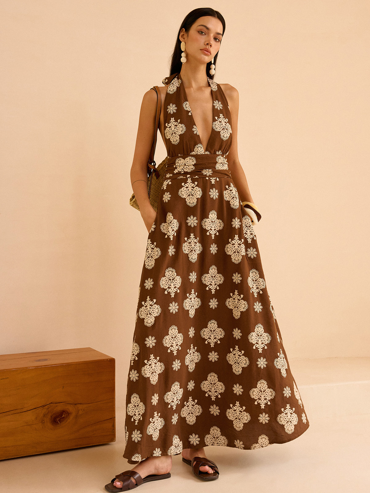 Floral Print Pocketed Halter Neck Maxi Dress Floral Print Pocketed Halter Neck Maxi Dress