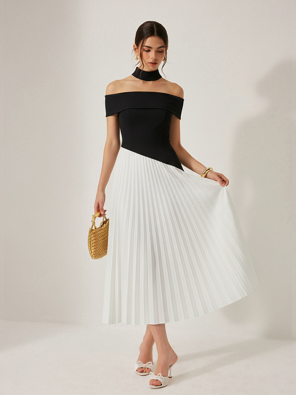 color block pleated maxi dress Color Block Pleated Cutout V-neck Maxi Dress