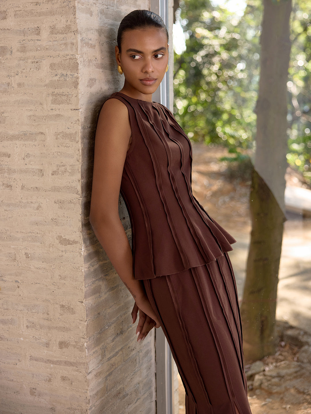 Seam-Detail Peplum Sleeveless Top | COMMENSE