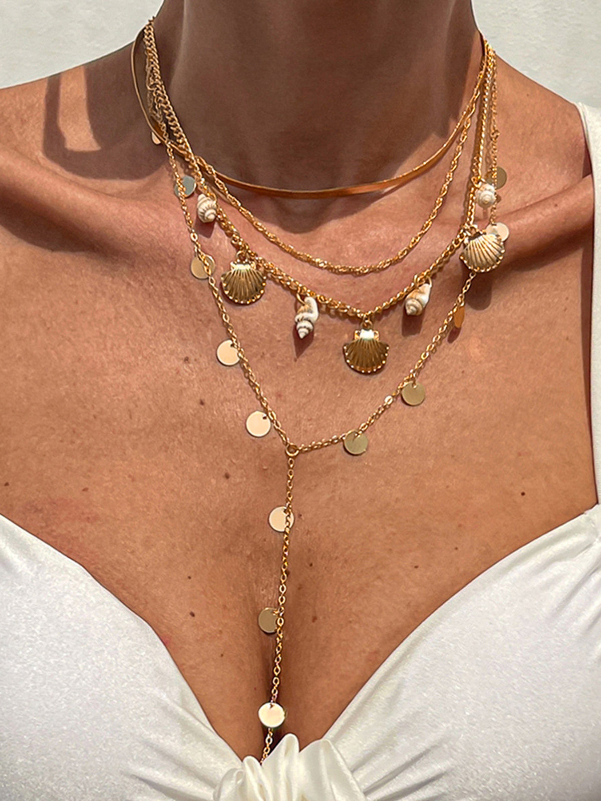 Multi Layer Seashell Disc Charm Necklace | COMMENSE