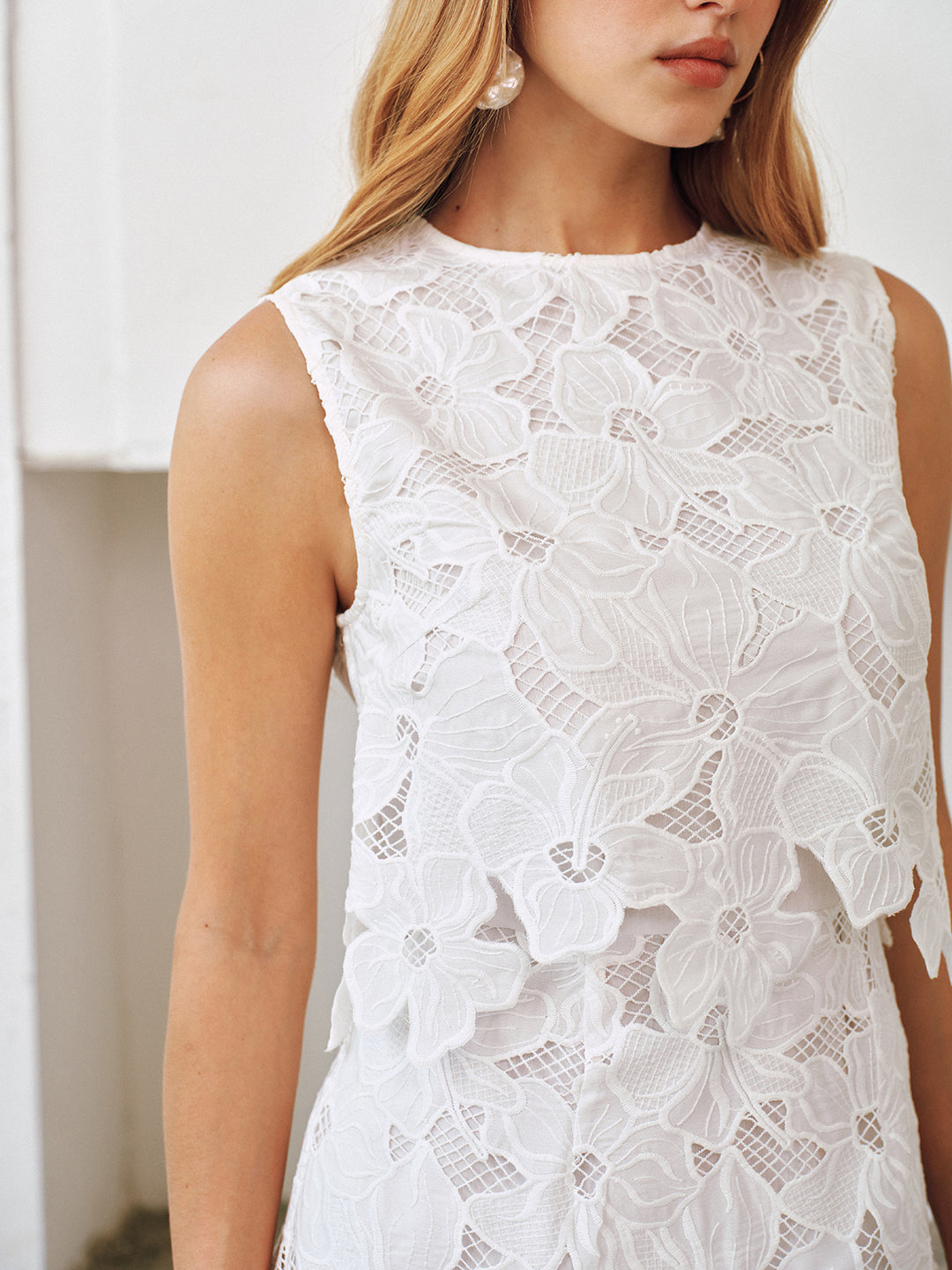 Sleeveless Floral Lace Ruffled Mini Dress | COMMENSE