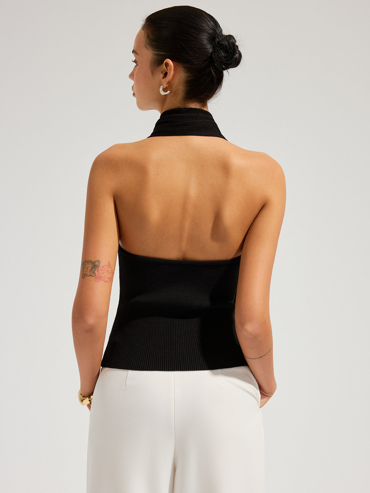 Backleneck Halter Neck Metal Buckle Knit Top | COMMENSE